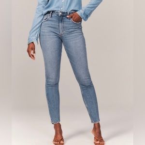 Abercrombie & Fitch Curve Love High Rise Skinny Jean